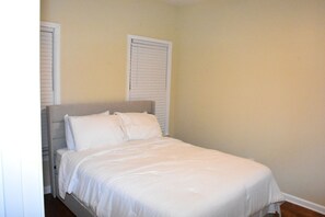 5 Schlafzimmer, Bügeleisen/Bügelbrett, WLAN, Bettwäsche