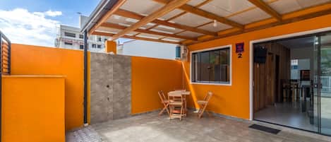Basic Villa | Outdoor dining
