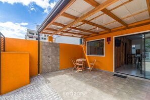 Vila Basic | Tempat makan outdoor