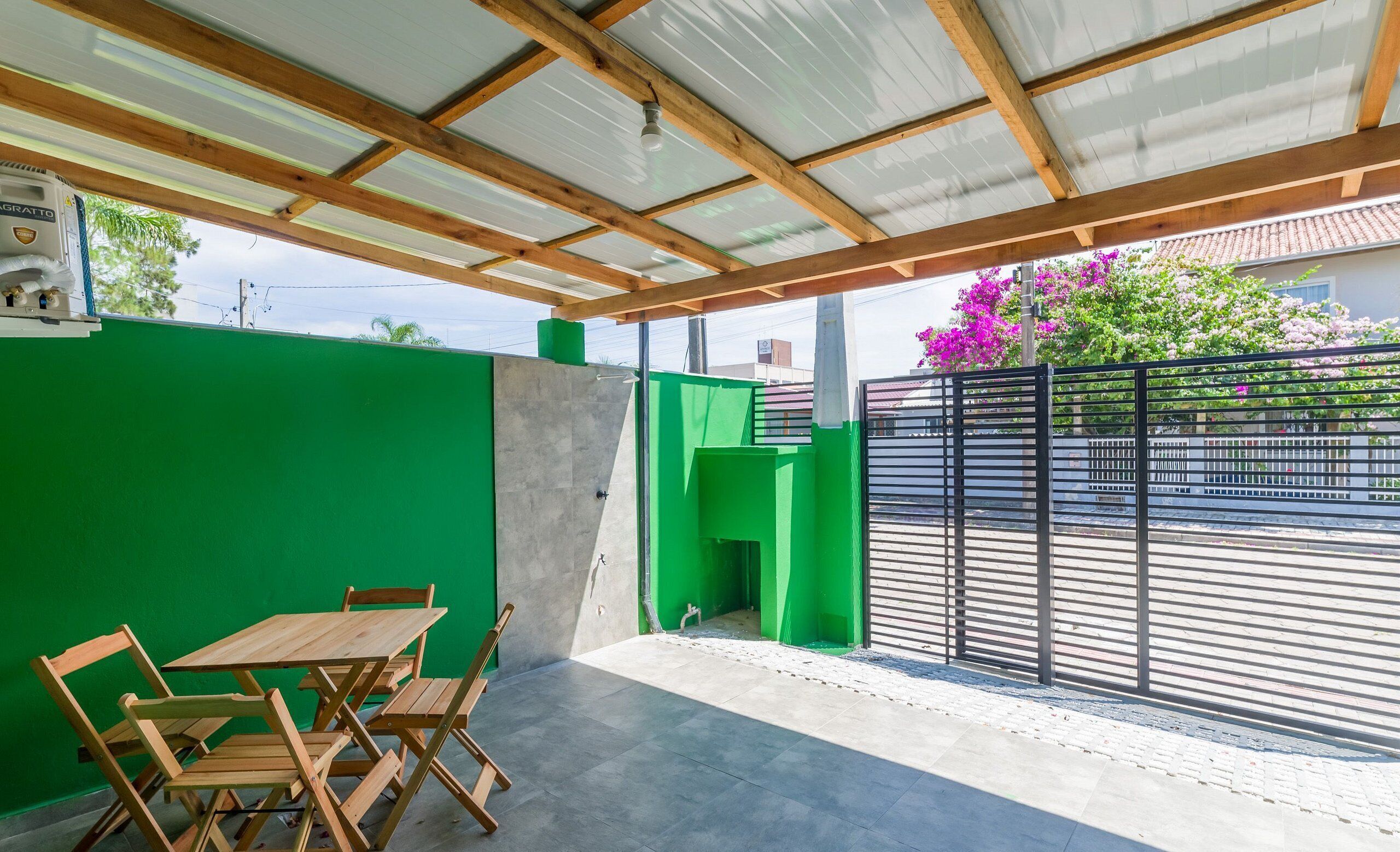 Basic Villa | Outdoor dining