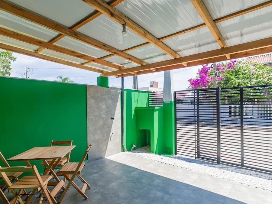 Eenvoudige villa | Buiten dineren