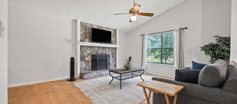 Family-Friendly 4BR Home in Mint Hill – Safe, Spacious & Serene!
