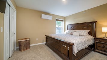 3 habitaciones, tabla de planchar con plancha, wifi y ropa de cama