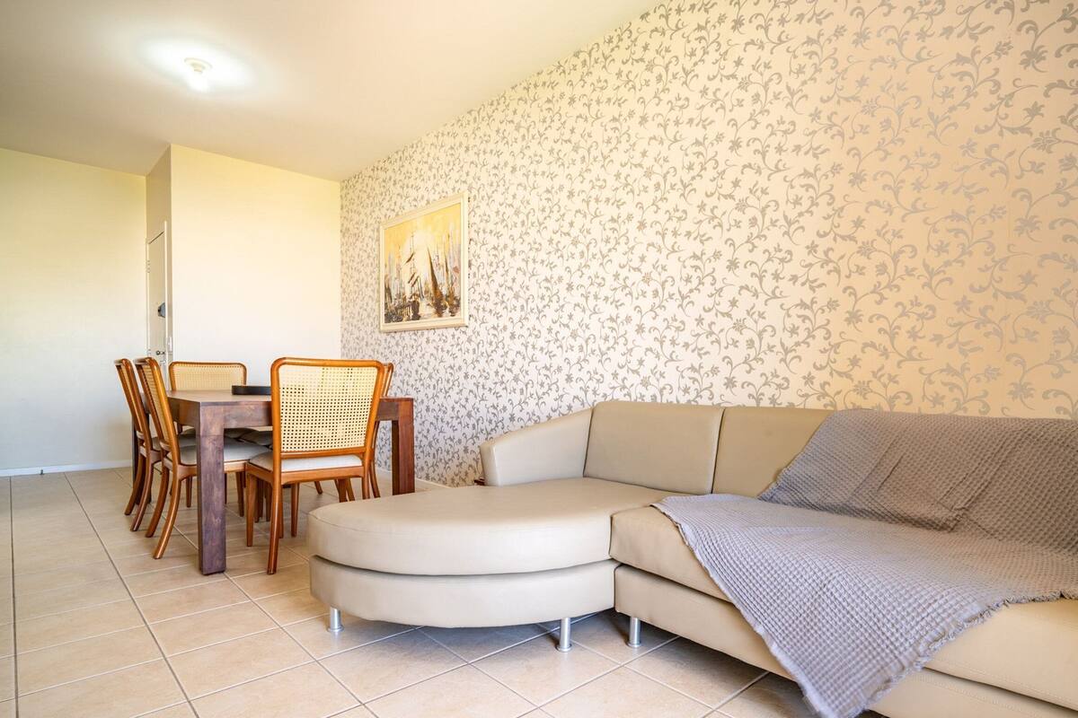 Basic Apartment | Living area