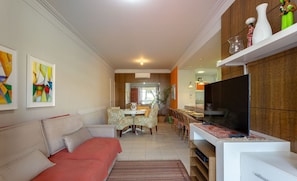 Basic Apartment | Living area