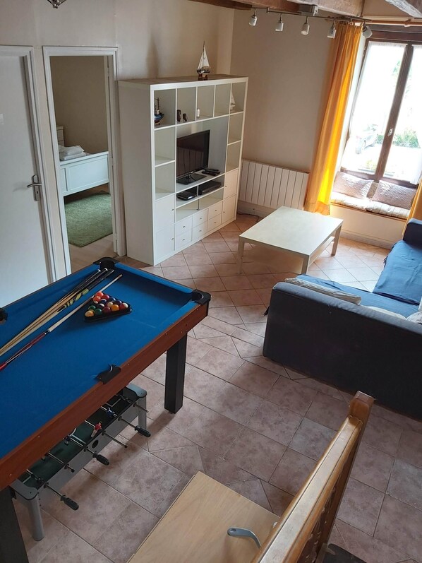 TV, DVD player, table football, ping pong