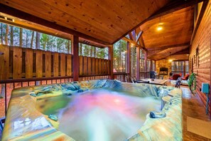 Indoor spa tub