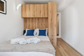 1 bedroom, iron/ironing board, Internet, bed sheets
