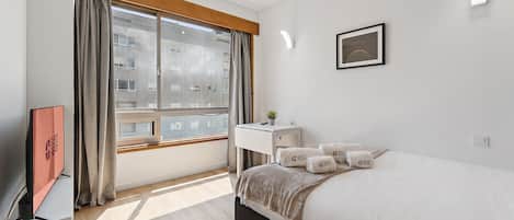 1 bedroom, iron/ironing board, Internet, bed sheets
