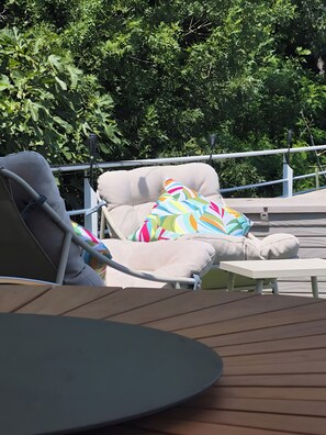 Terrace/patio - Guest Room with Lake View, Wi-Fi and Air Conditioning (Arles)