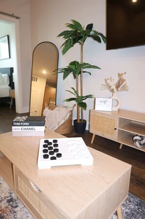 1 bedroom, iron/ironing board, WiFi, bed sheets - Comfortable 1BR near The Gulch w/ gym (Nashville)