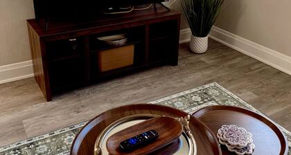 Charming 2-bedroom Upper Duplex in lovely Green Bay