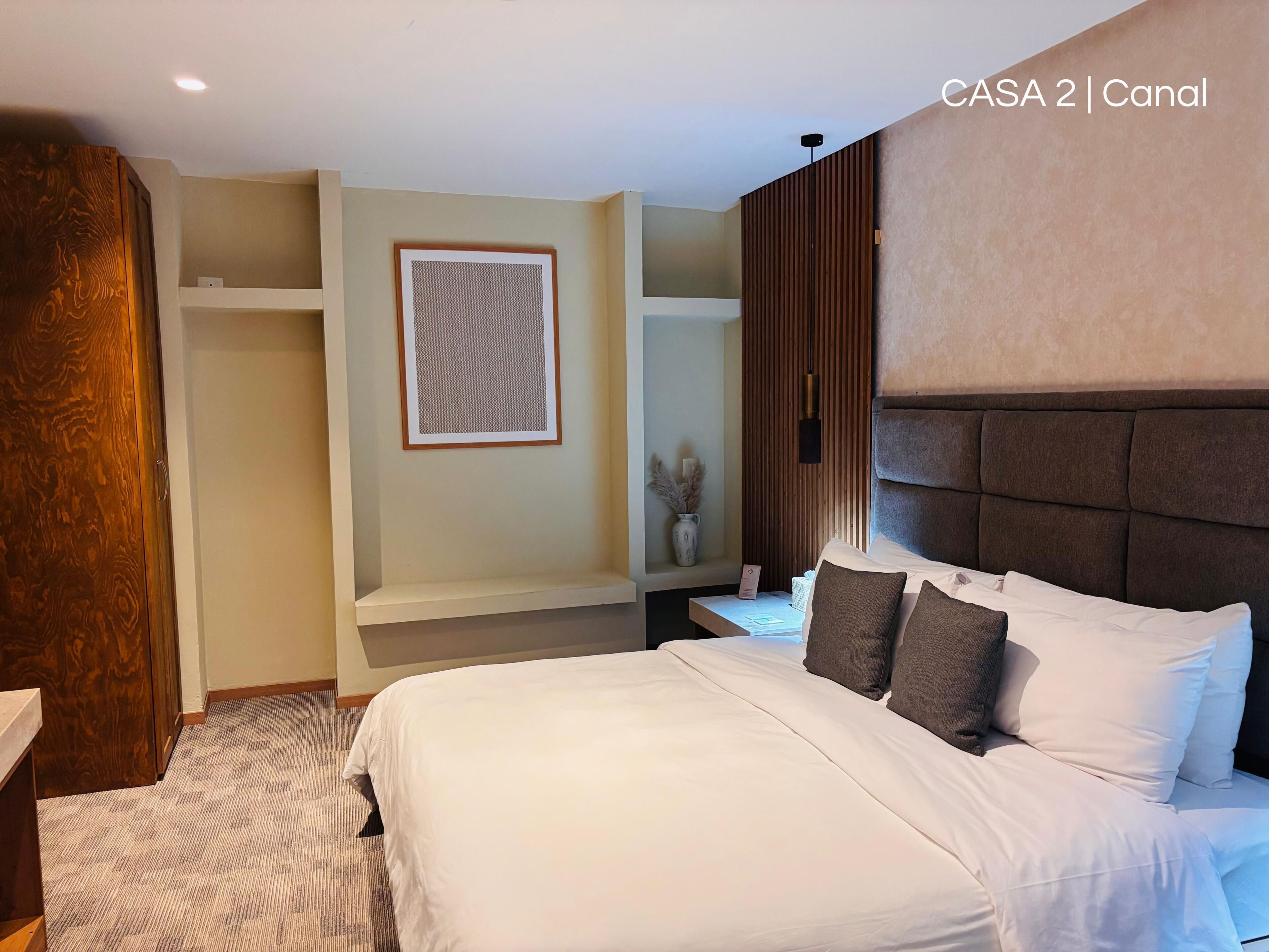 In-room safe, free WiFi, bed sheets