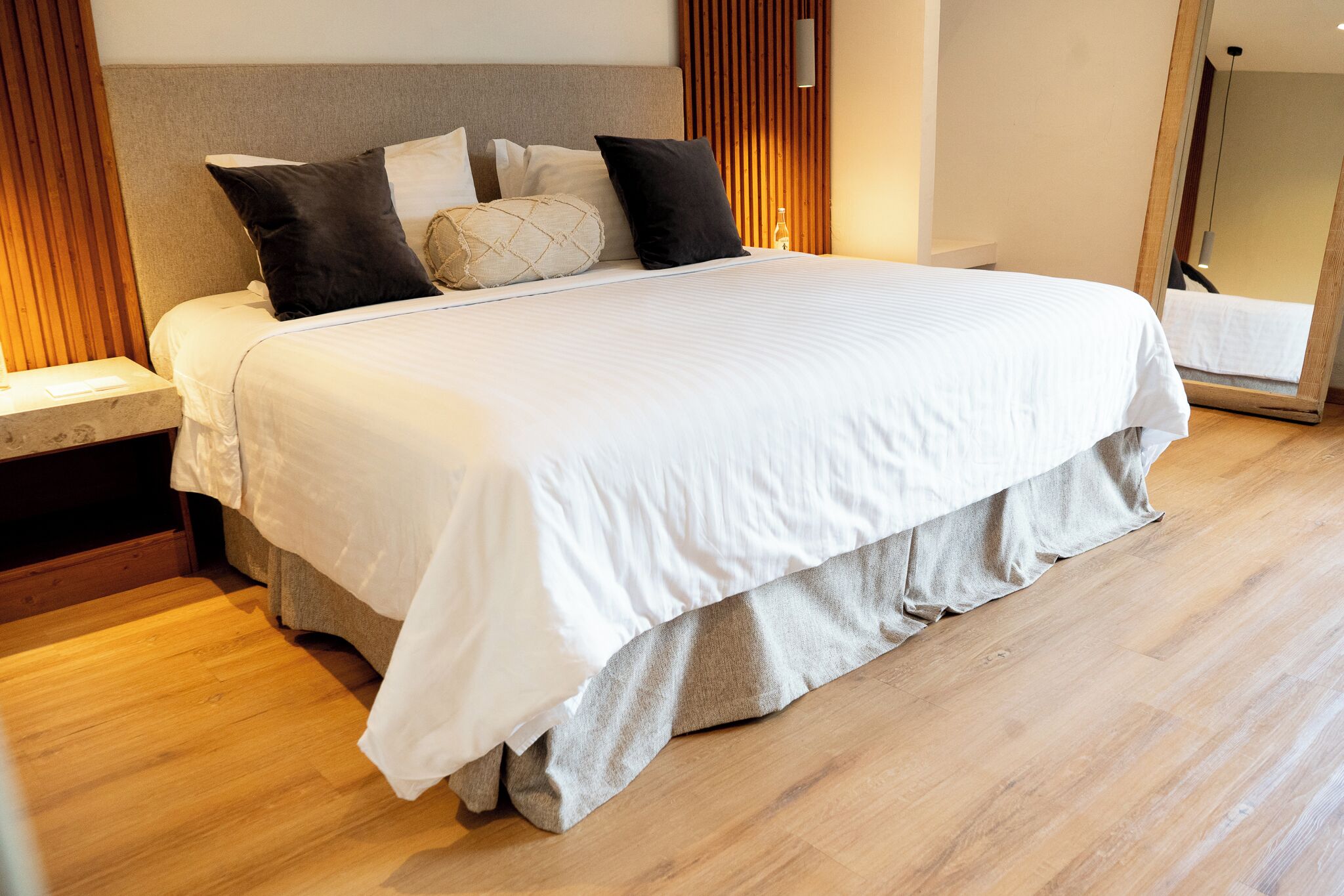 Caja de seguridad en la habitación, wifi gratis y ropa de cama 