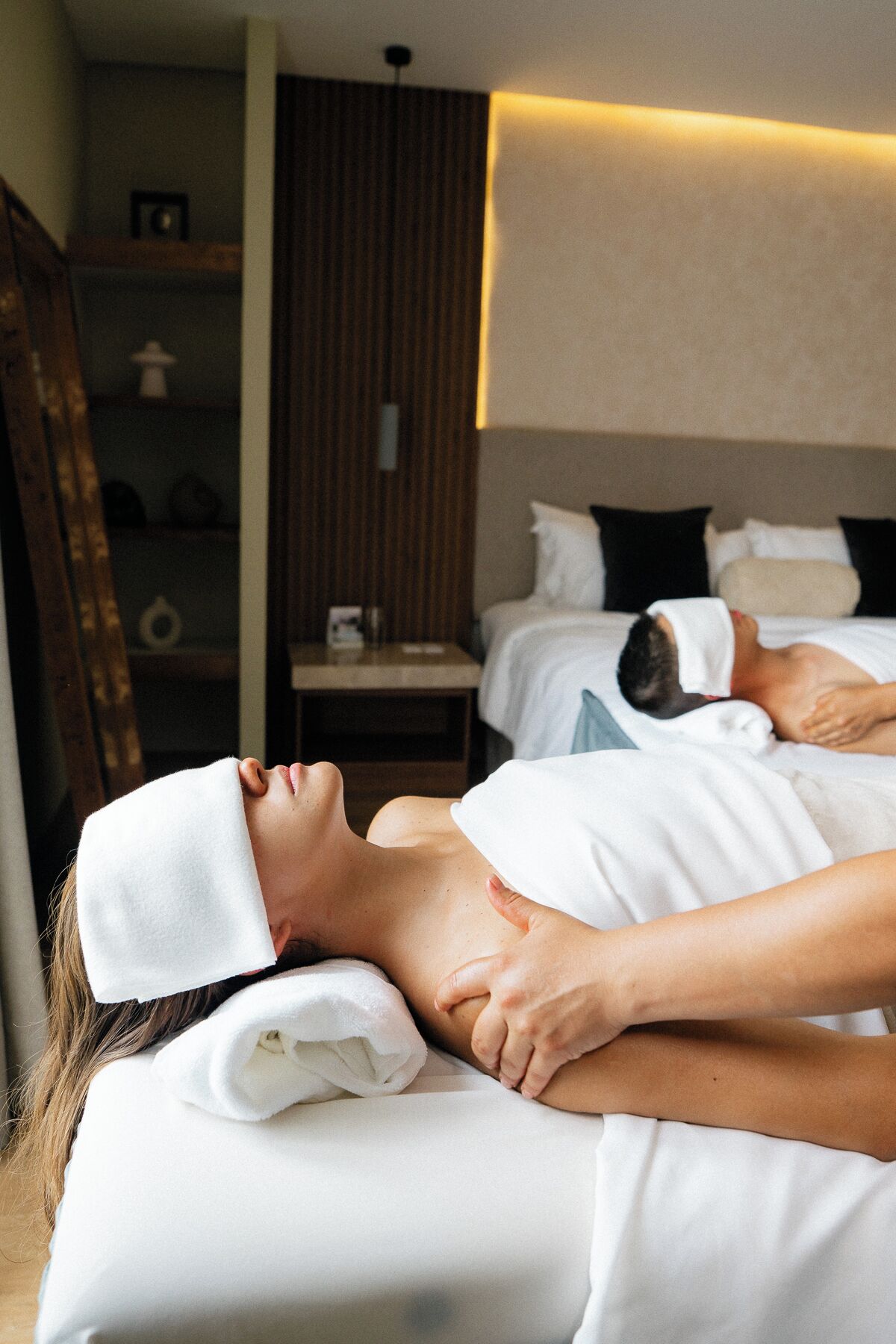 Masajes con piedras calientes, masajes de tejido profundo, masajes 