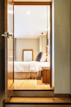 Caja de seguridad en la habitación, wifi gratis y ropa de cama 