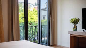 Caja de seguridad en la habitación, wifi gratis y ropa de cama