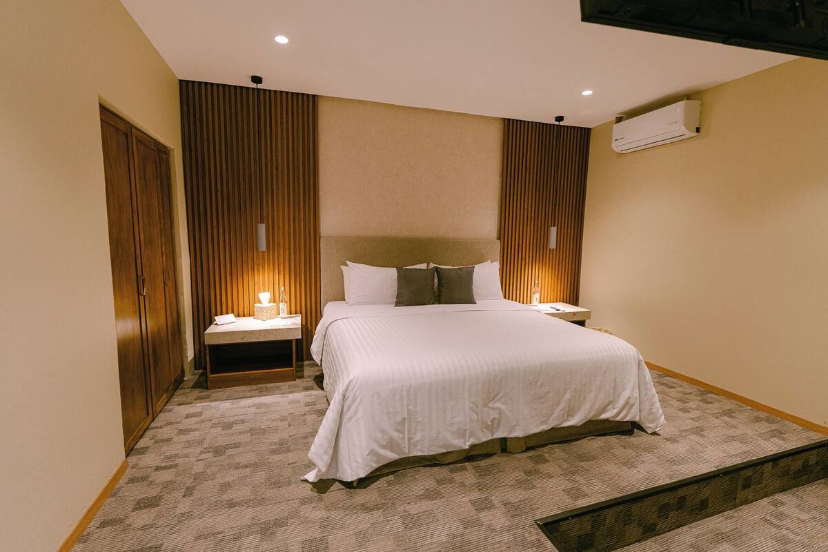 Junior Suite | In-room safe, free WiFi