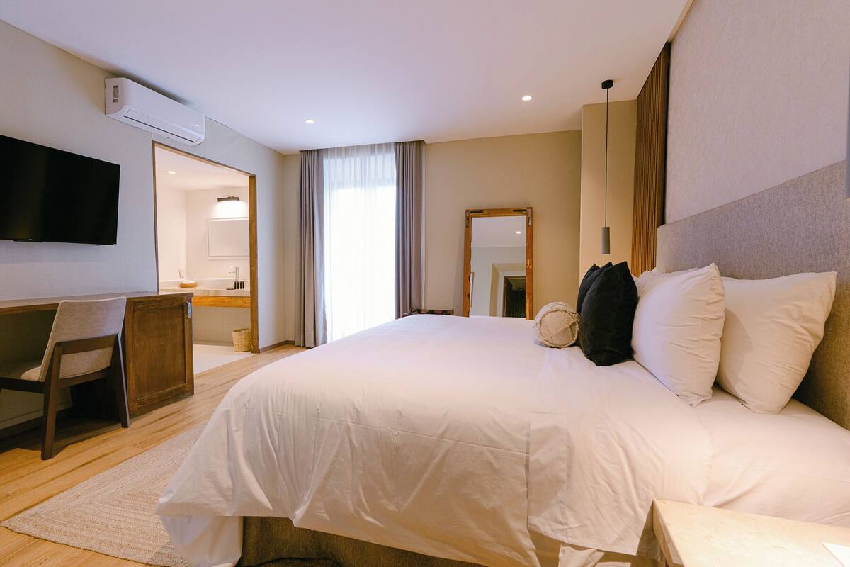 Grand Suite | In-room safe, free WiFi