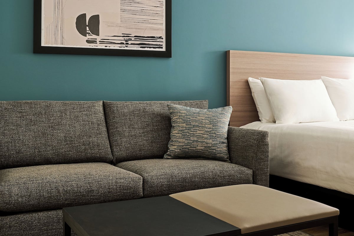 스위트 (2 kingbed w Sofabed) | 책상, 노트북 작업 공간, 다리미/다리미판, 무료 WiFi