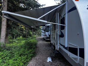 المنطقة المحيطة بالمنشأة