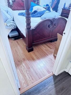 3 habitaciones, tabla de planchar con plancha, wifi y ropa de cama