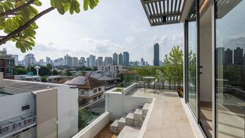 Villa, 5 Bedrooms, Accessible, Smoking | Balcony