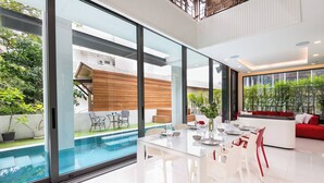 Dining room - Modern Luxury Poolhaus With Lift (Bangkok)