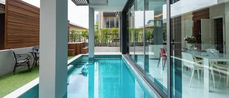 Villa, 5 chambres, accessible aux personnes à mobilité réduite, fumeurs | Piscine | Piscine couverte