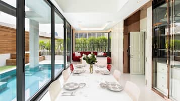 Villa, 5 Bedrooms, Accessible, Smoking | Dining room
