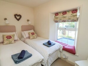 2 bedrooms, individually decorated, individually furnished, free WiFi