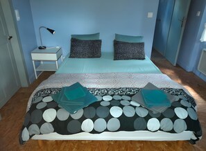 2 chambres, fer et planche Ă repasser, draps fournis