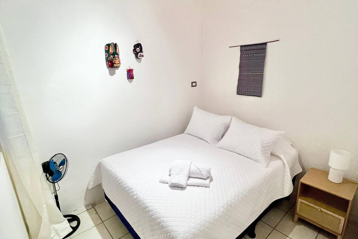 Standard Room, 1 Double Bed, Shared Bathroom | Premium bedding, free WiFi, bed sheets