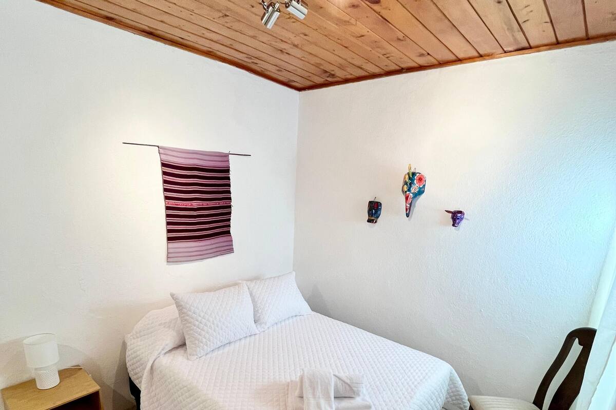 Standard Room, 1 Double Bed, Shared Bathroom | Premium bedding, free WiFi, bed sheets