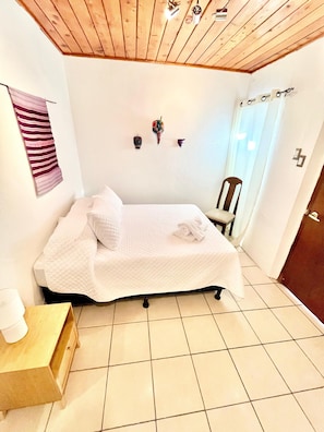 Standard Room, 1 Double Bed, Shared Bathroom (ELA 1) | Premium bedding, free WiFi, bed sheets