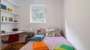 1 chambre, fer et planche à repasser, Wi-Fi, literie fournie