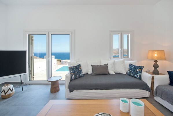 3 bedrooms, iron/ironing board, bed sheets