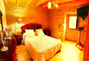 3 bedrooms, iron/ironing board, travel crib, free WiFi