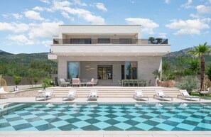 Indoor pool, a heated pool - New! Villa A56, 98m2 heated pool&spa, near Split, bbq, gym, family, sea view (Kaštel Lukšić)