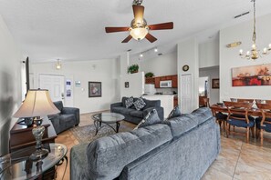 TV - Cozy 4BR Pool Home w/ Game Room Near Disney (Davenport)