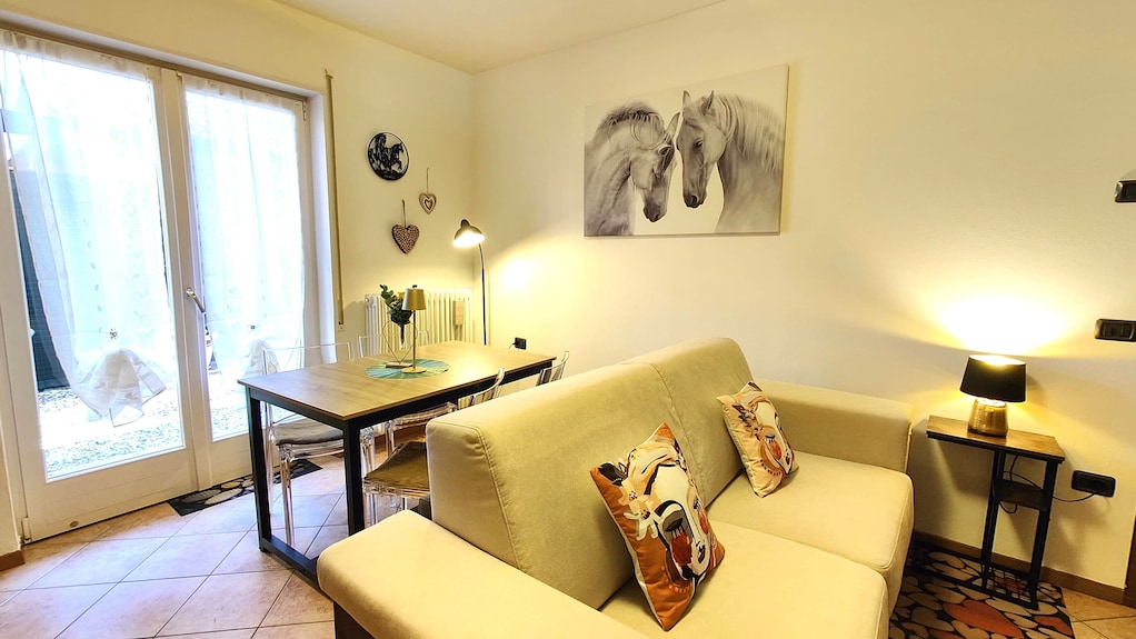 Refined Apt In The Heart Of The Giudicarie Valleys, Just Steps From Terme Comano - Comano