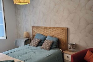 2 室のベッドルーム、アイロン / アイロン台