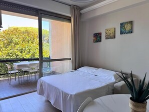 1 bedroom, iron/ironing board, free WiFi, bed sheets