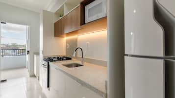Basic Apartment | Private kitchen | Cookware/dishes/utensils
