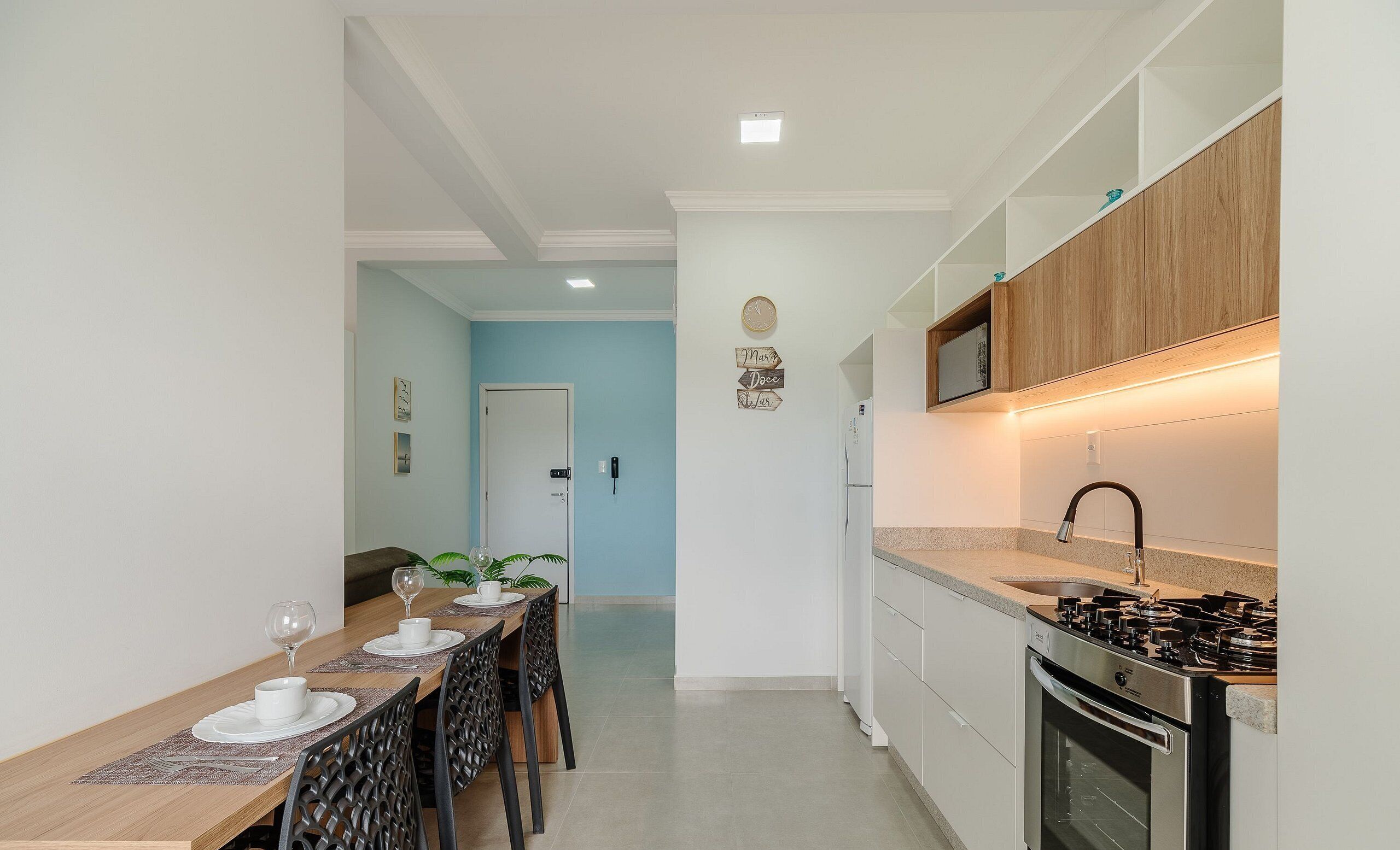 Basic Apartment | Private kitchen | Cookware/dishes/utensils