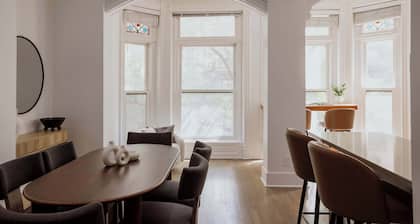 Designer Loft 2E | Heart of Gold Coast/River North