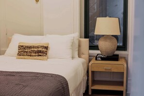 3 bedrooms, desk, iron/ironing board, travel crib