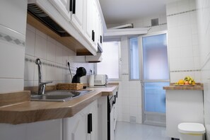 Micro-ondes, plaque de cuisson, lave-vaisselle