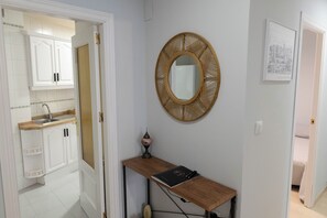 3 chambres, fer et planche à repasser, Wi-Fi, draps fournis