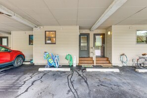 Exterior - ~ 1 Block to Bethany Beach, Retreat w/ Pool Access (Bethany Beach)